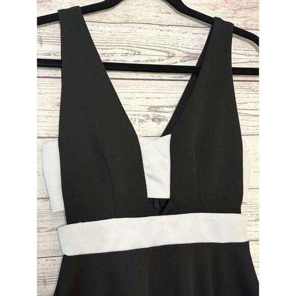 Focus Black/White Mini Dress w Padded Cutouts Small - Picture 3 of 5
